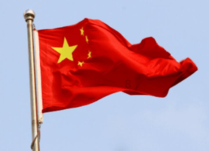 肖战声称谈恋爱会公开，但要低调，建议女生整容不要都一个样，如何看？游戏画面